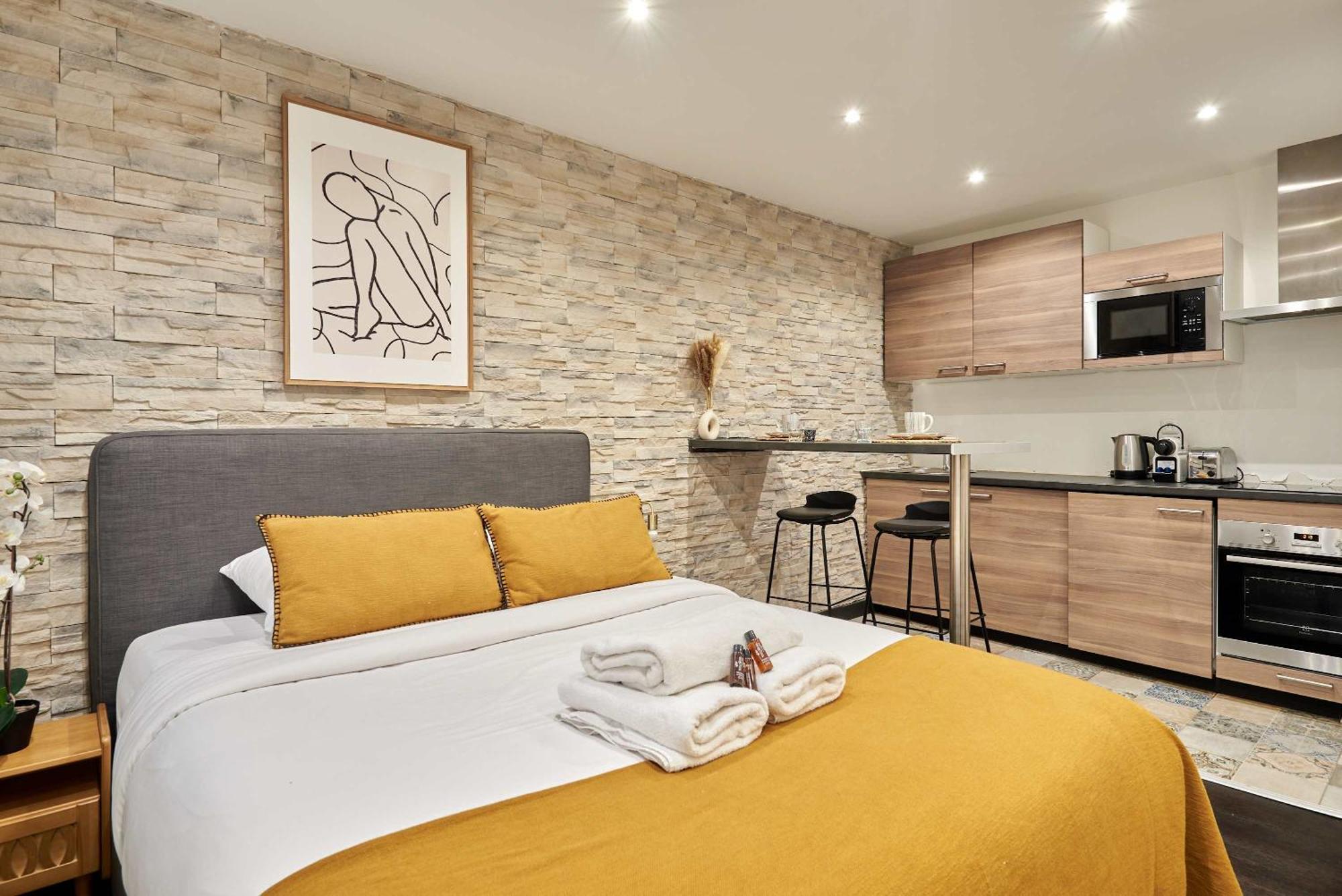 Studio Le Marais By Studio Prestige Париж Экстерьер фото